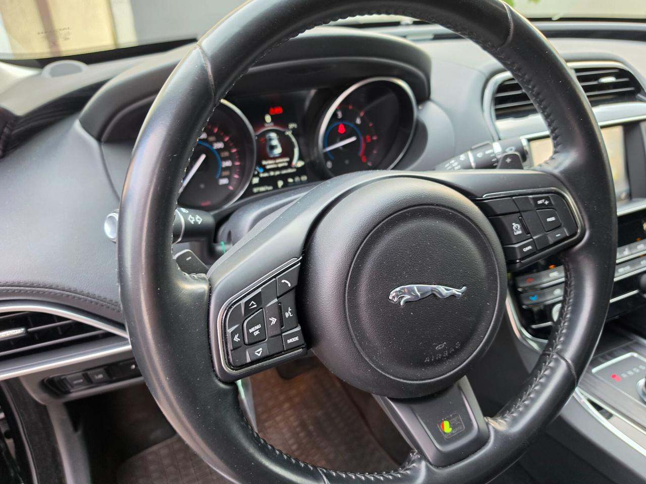 Jaguar XE 2.0 D Turbo aut. Portfolio