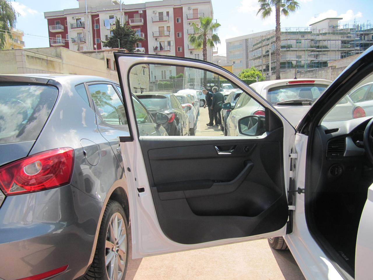 Skoda Fabia 1.0 MPI 60 CV Twin Color Argento - BENZGPL