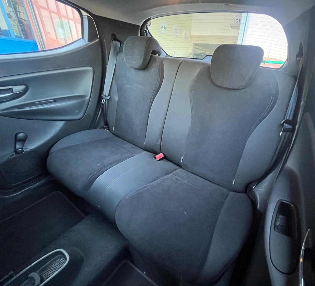 Lancia Ypsilon 1.2 69 CV 5 P Gold-km104000-