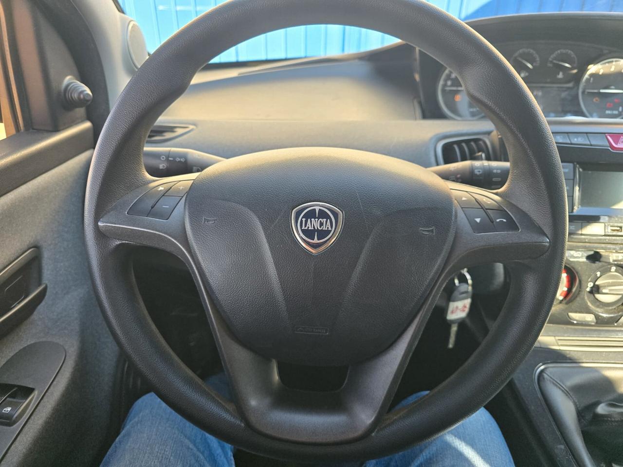 Lancia Ypsilon 1.2 69 CV 5 porte GPL Ecochic Gold rate da 125,00