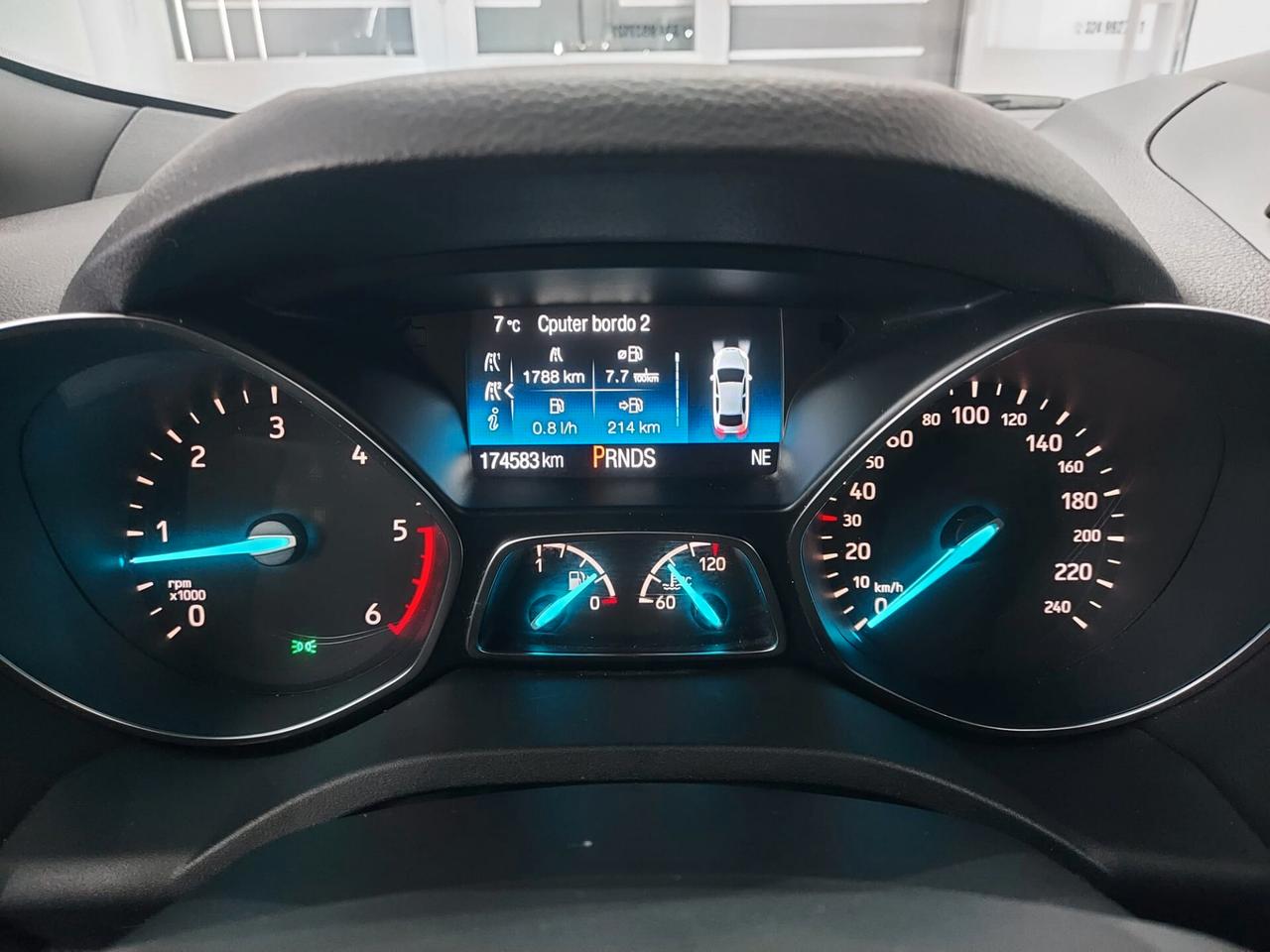 Ford Kuga 1.5 TDCI 120 CV S&S 2WD ST-LINE