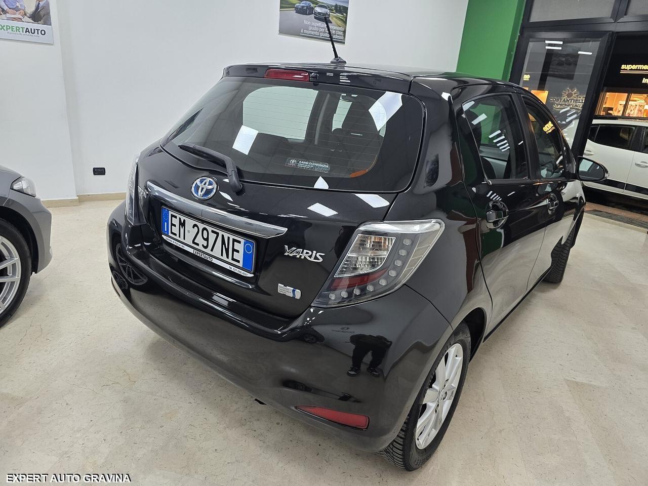TOYOTA YARIS 1.5 HYBRID LOUNGE