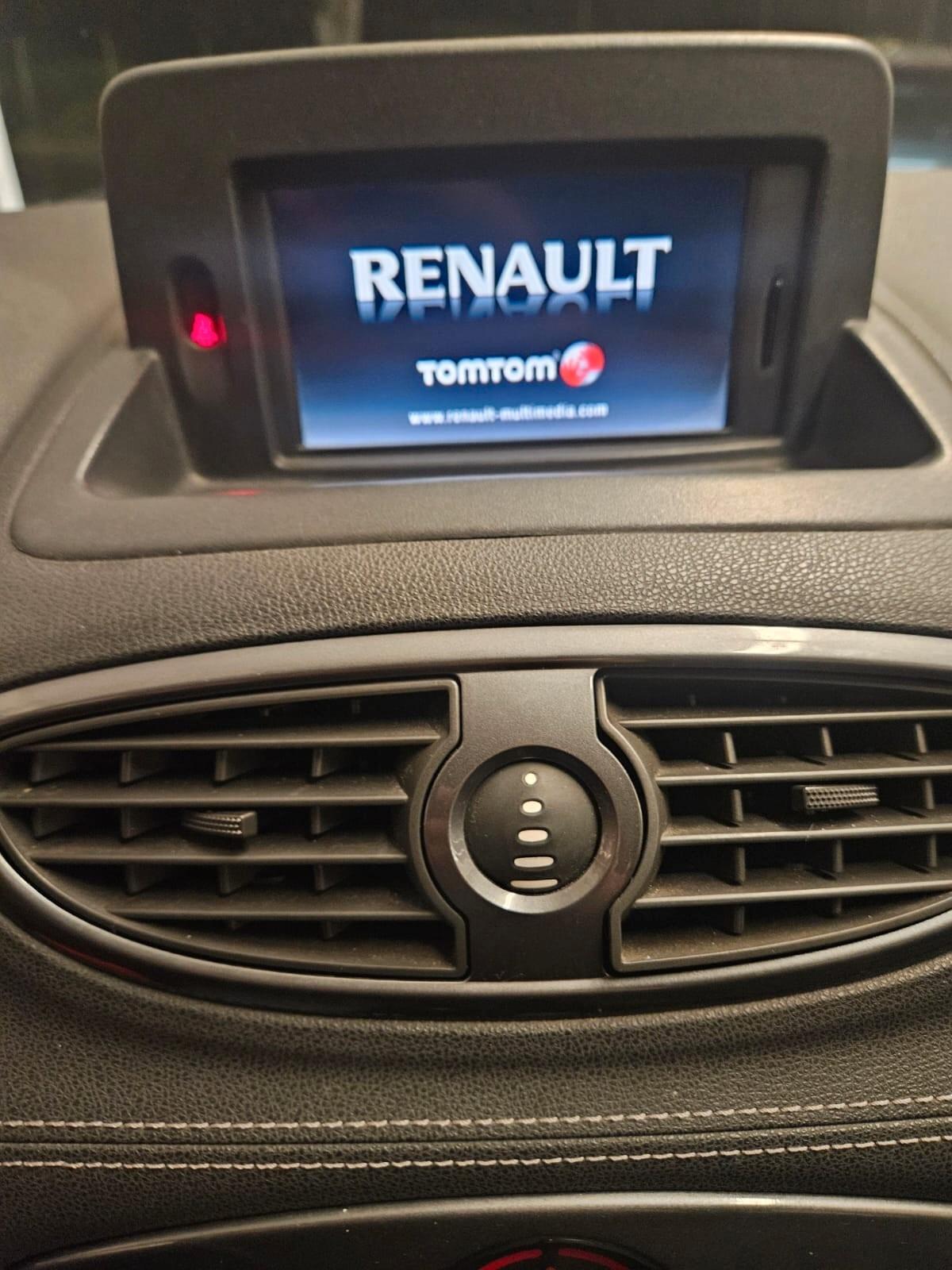 Renault Clio 5p 1.2 benz 2011 NEOPATENTATI