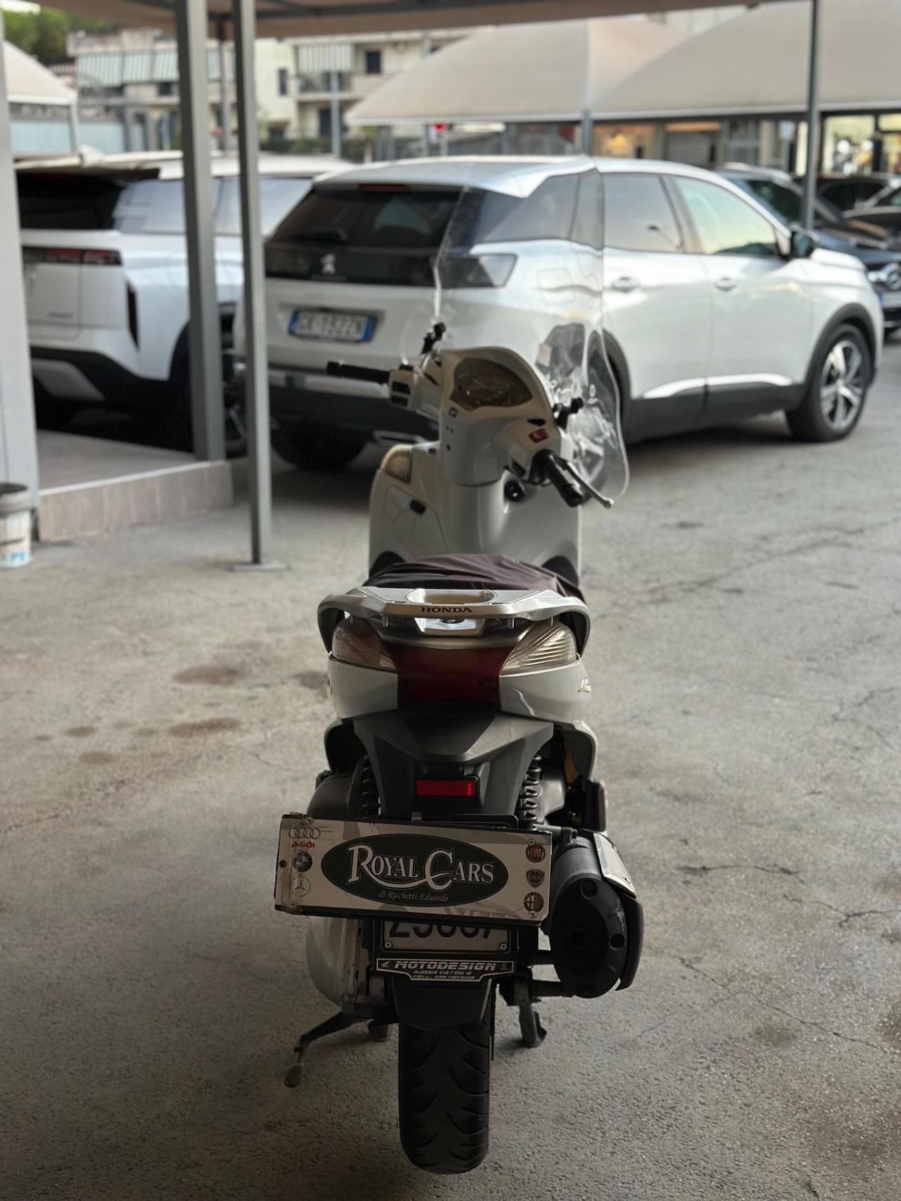 Honda SH 300