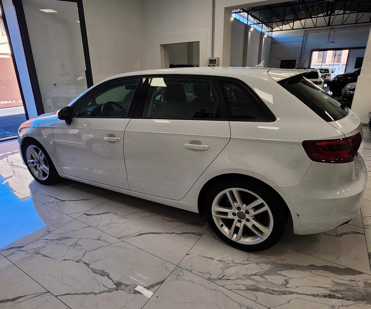 Audi A3 SPB 1.6 TDI clean diesel Attraction