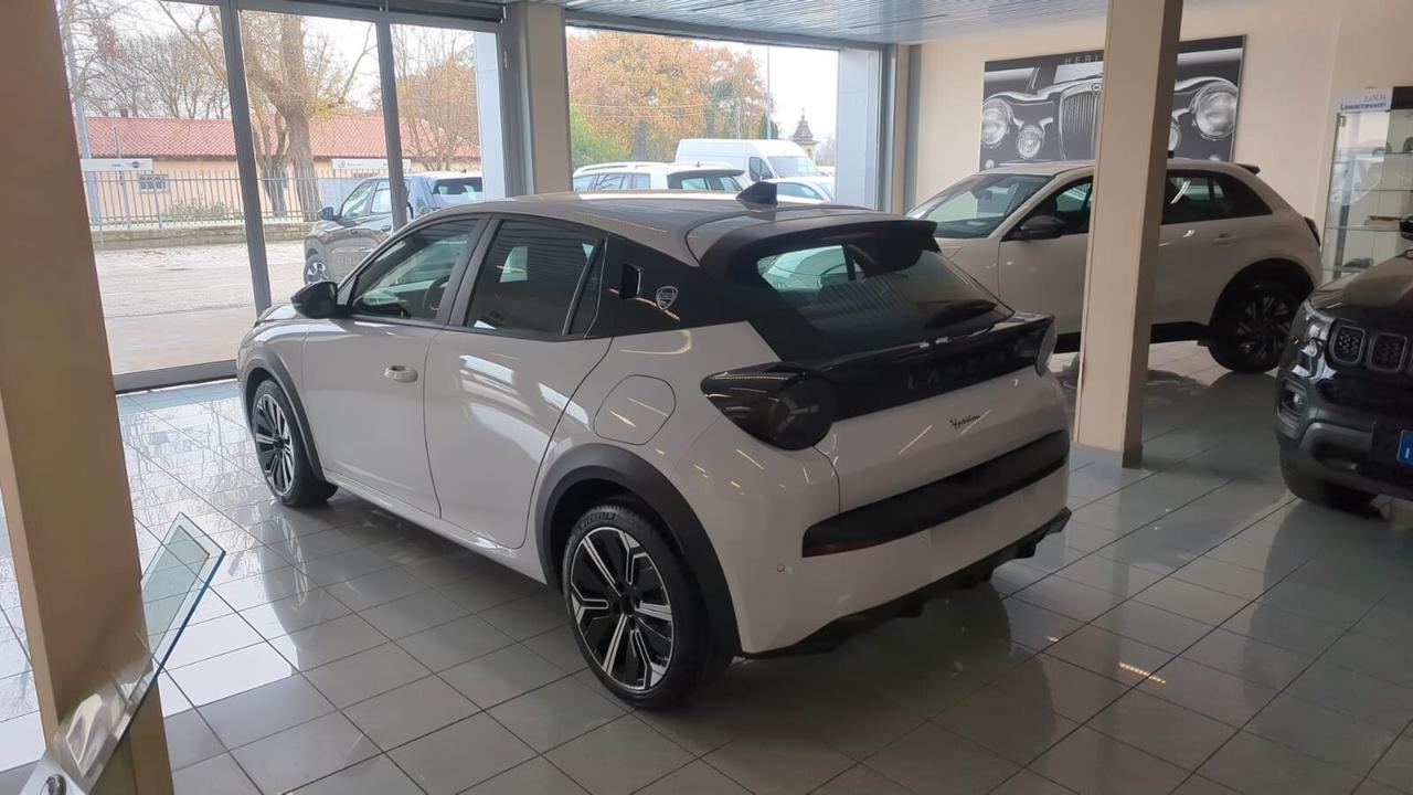 Lancia Ypsilon Hybrid e-DCT