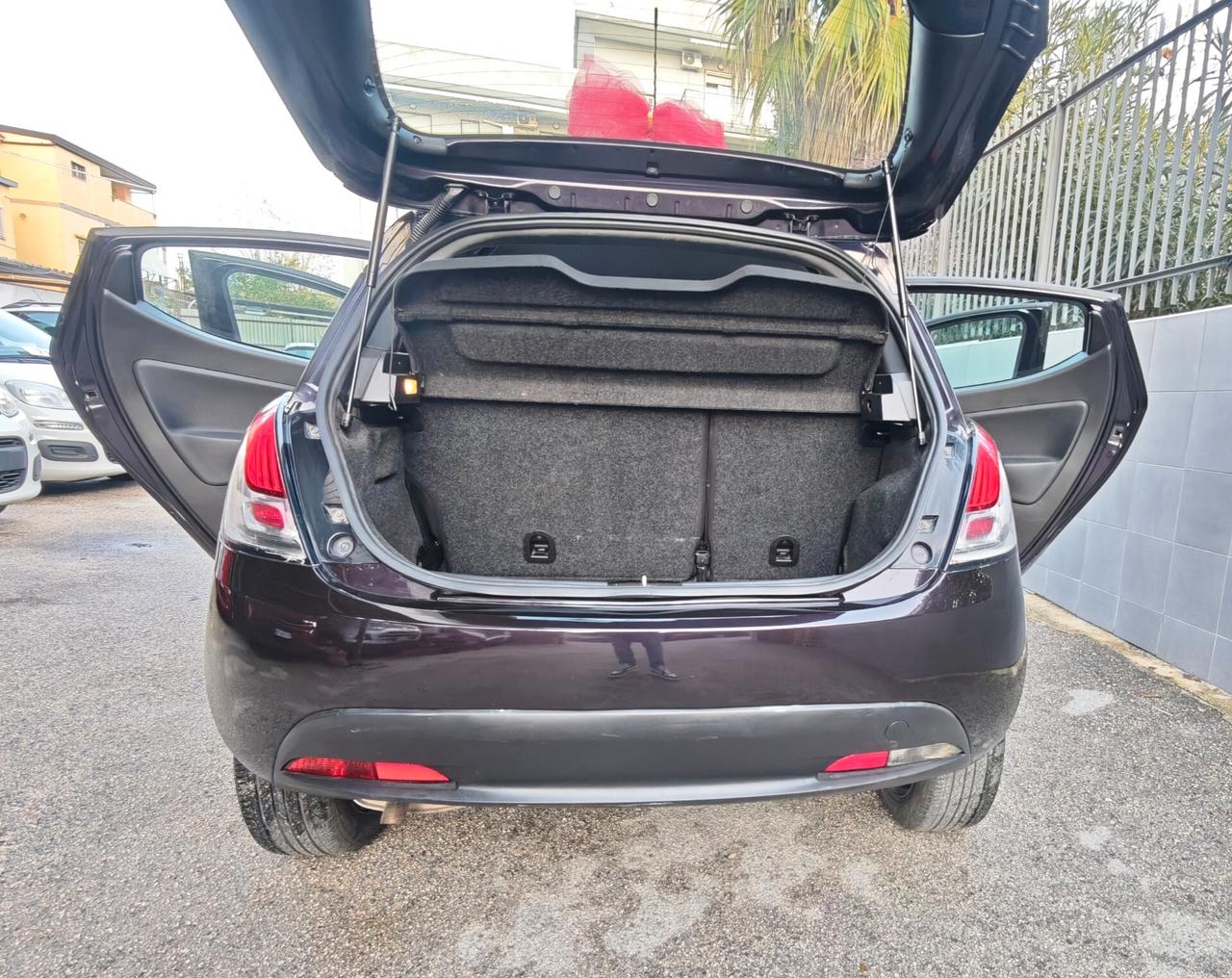 Lancia Ypsilon 1.2 69 CV 5 porte GPL Ecochic Gold