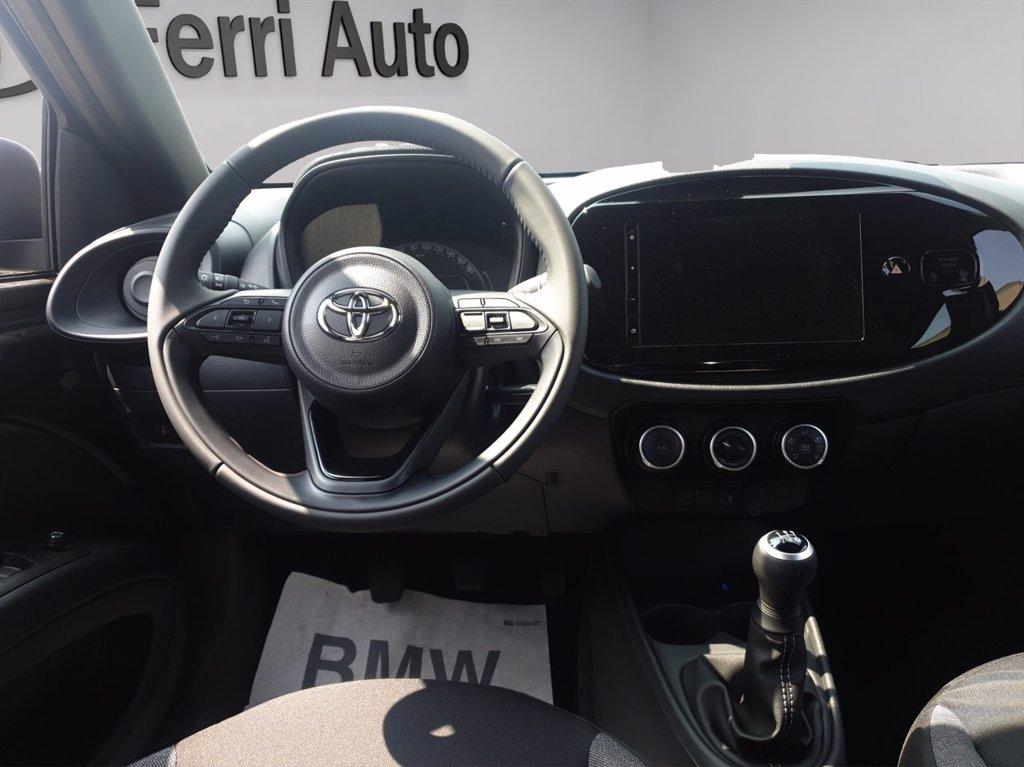 TOYOTA Aygo x 1.0 active 72cv del 2025