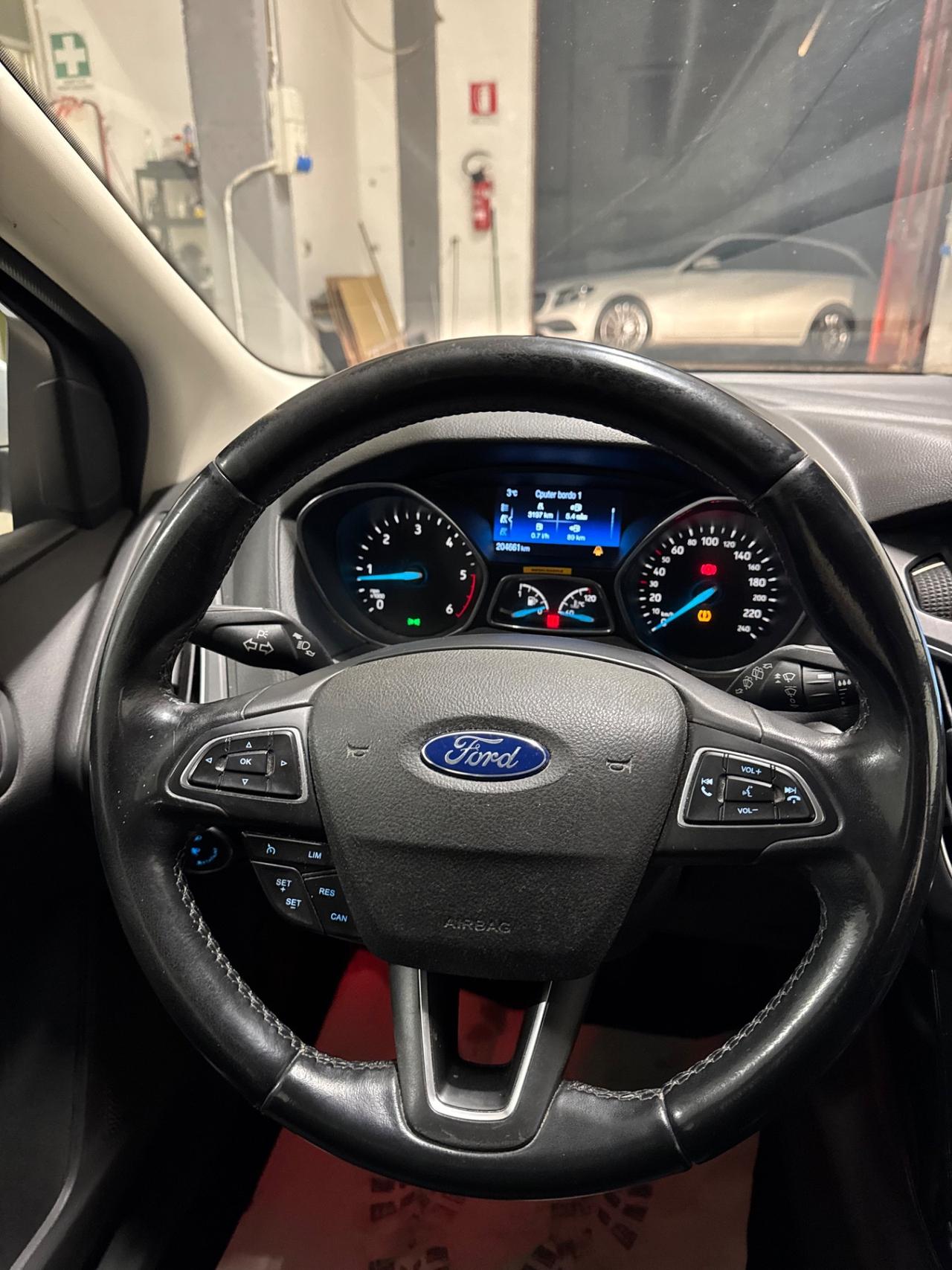 Ford Focus 1.5 TDCi 120 CV Start&Stop Powershift Titanium