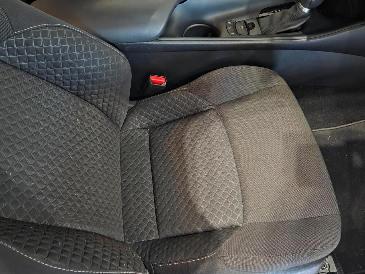 Toyota C-HR 1.8 Hybrid E-CVT Business