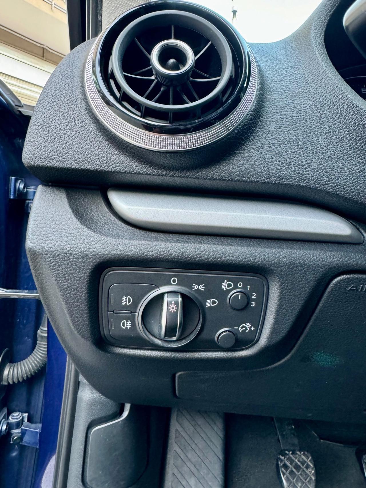Audi A3 SPB 1.4 TFSI g-tron Ambiente acc permute