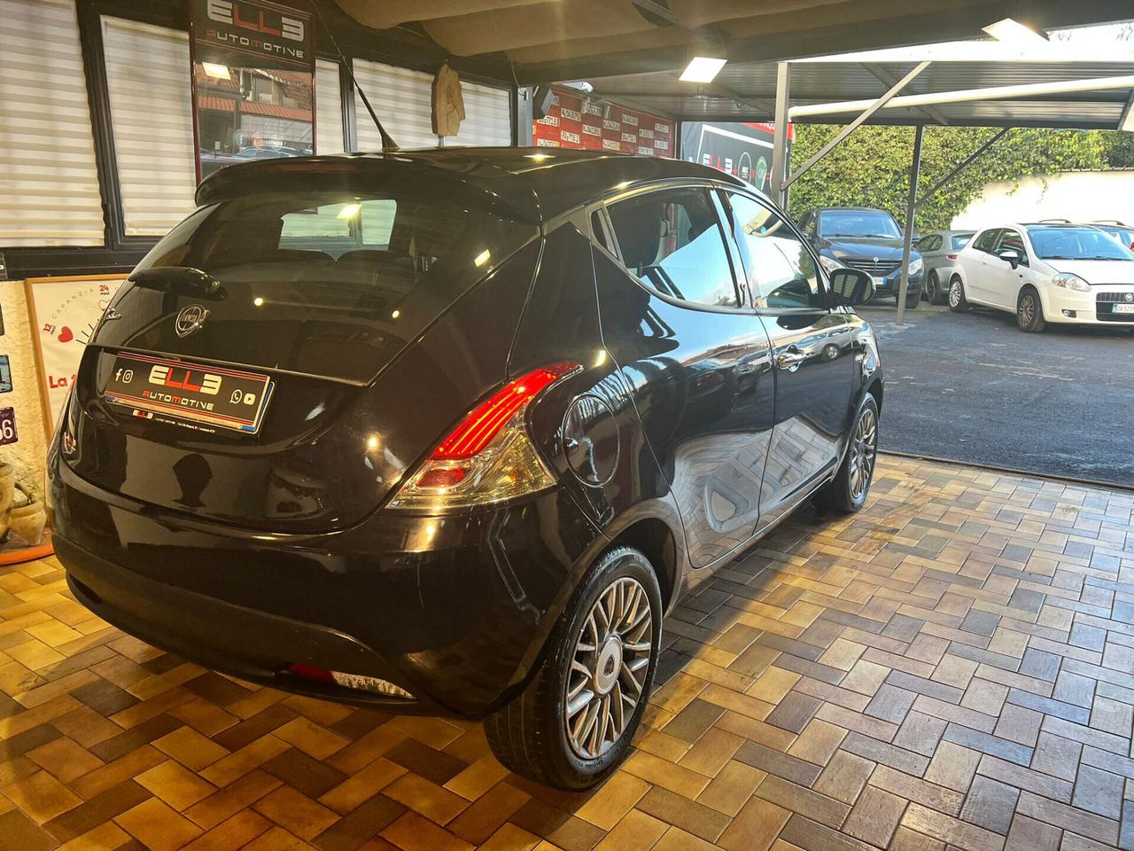 Lancia Ypsilon 1.2 69 CV 5 porte NEOPATENTATO