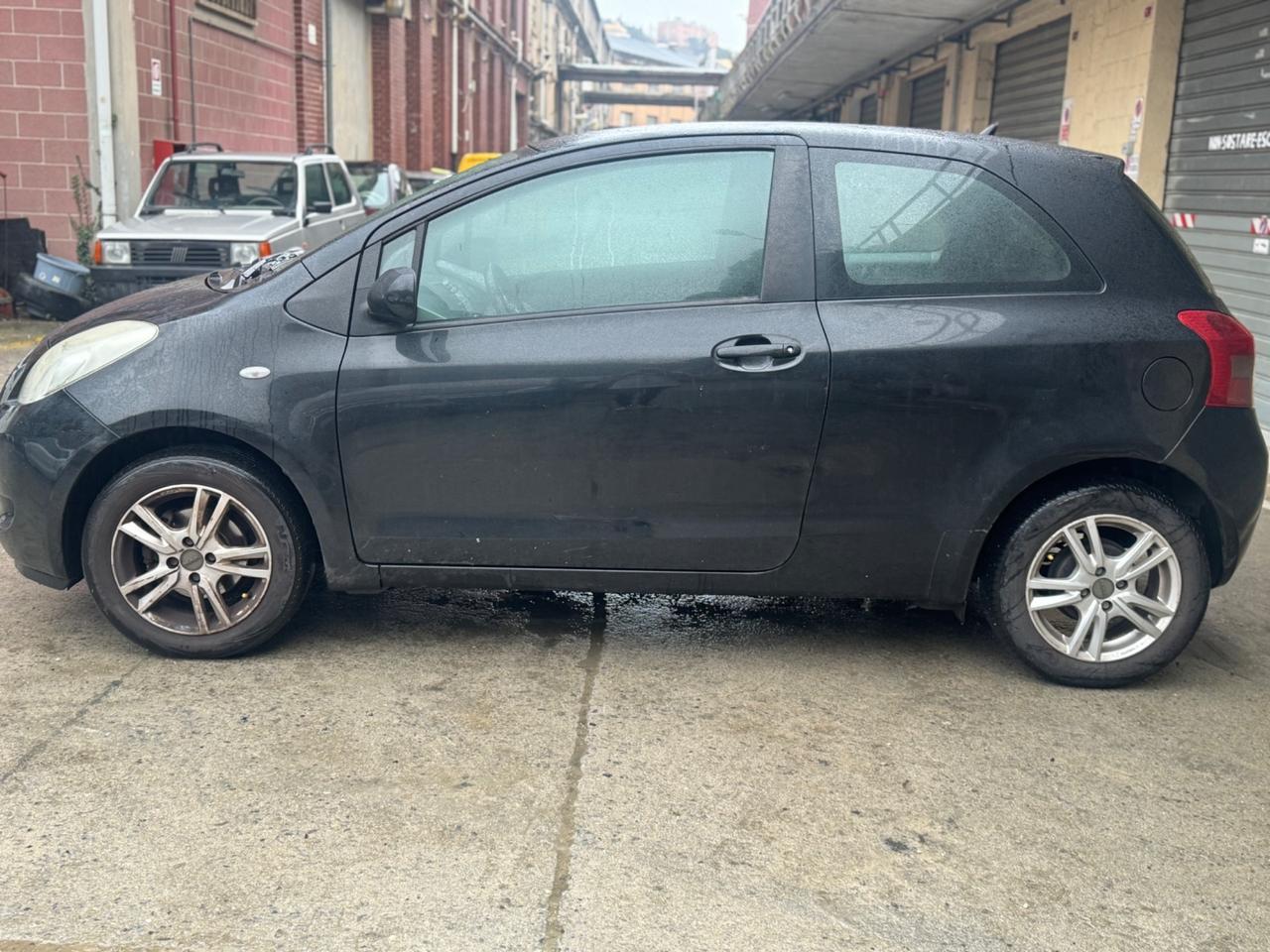 Toyota Yaris 1.0 3 porte Sol