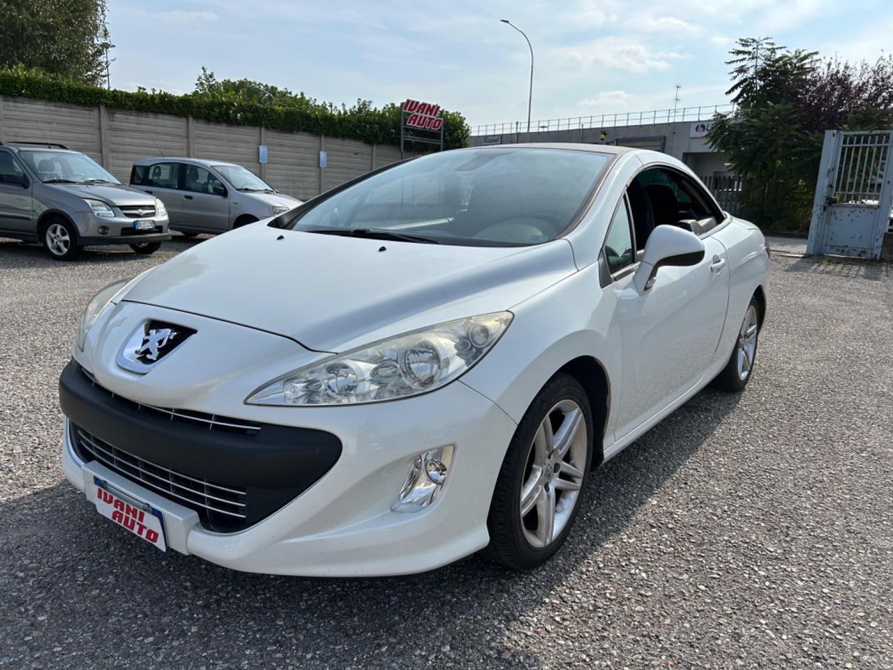 Peugeot 308 2.0 HDi 140CV CC Féline