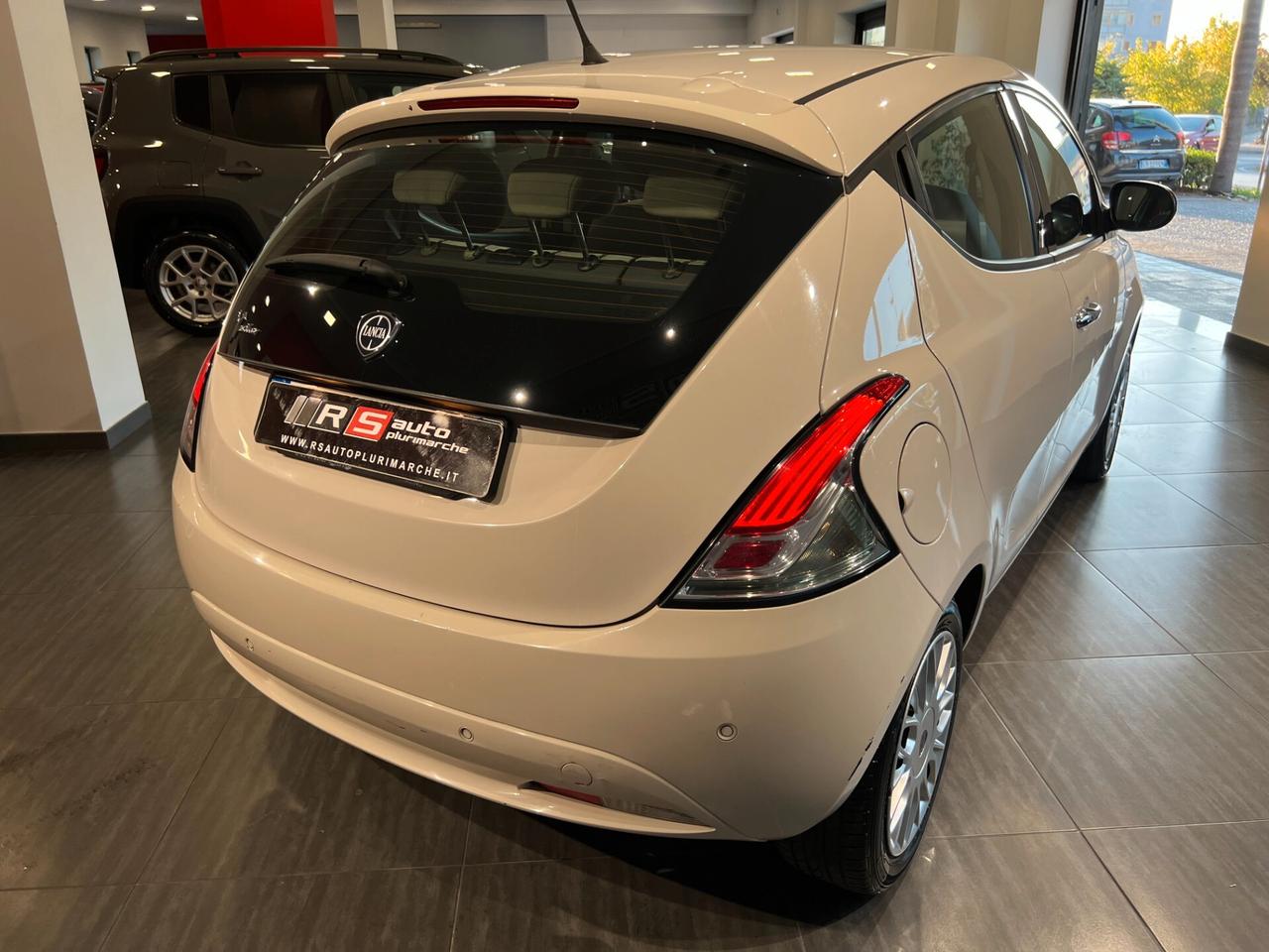 Lancia Ypsilon 1.2 69 CV 5 porte Gold METANO