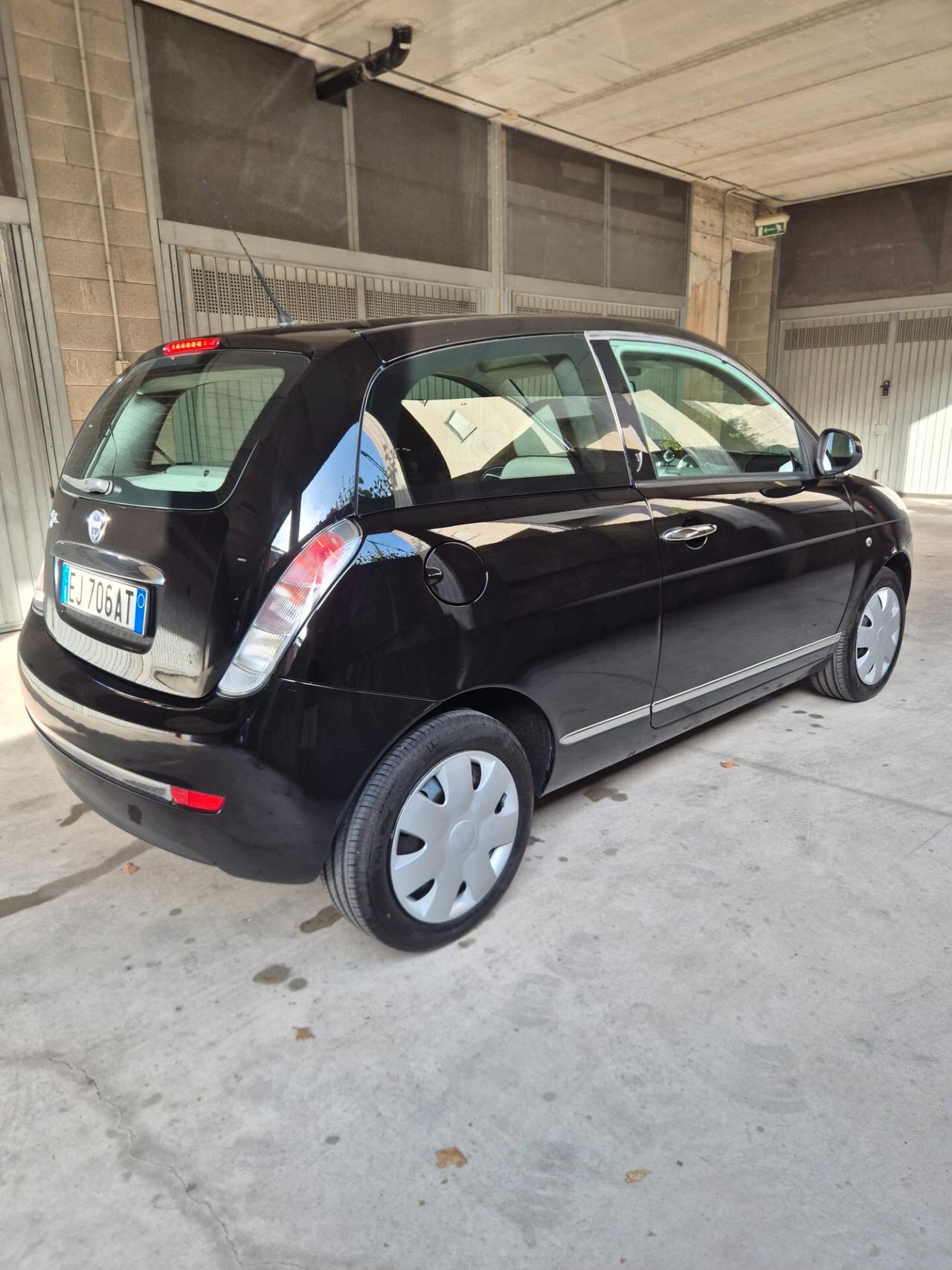 Lancia Ypsilon 1.2 69 CV Platinum euro 5 neo patentati