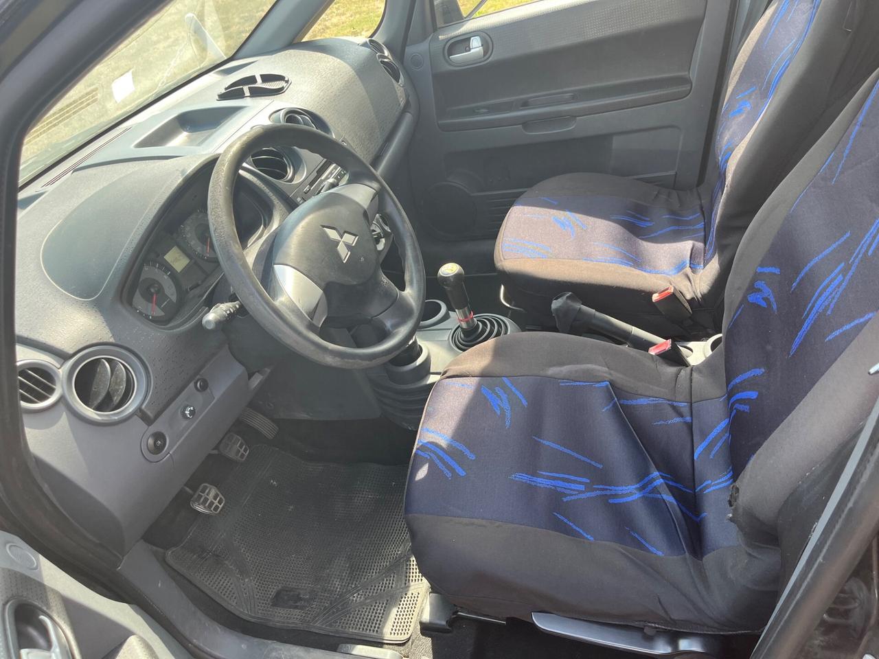 Mitsubishi Colt 1.1 12V 5p. Invite