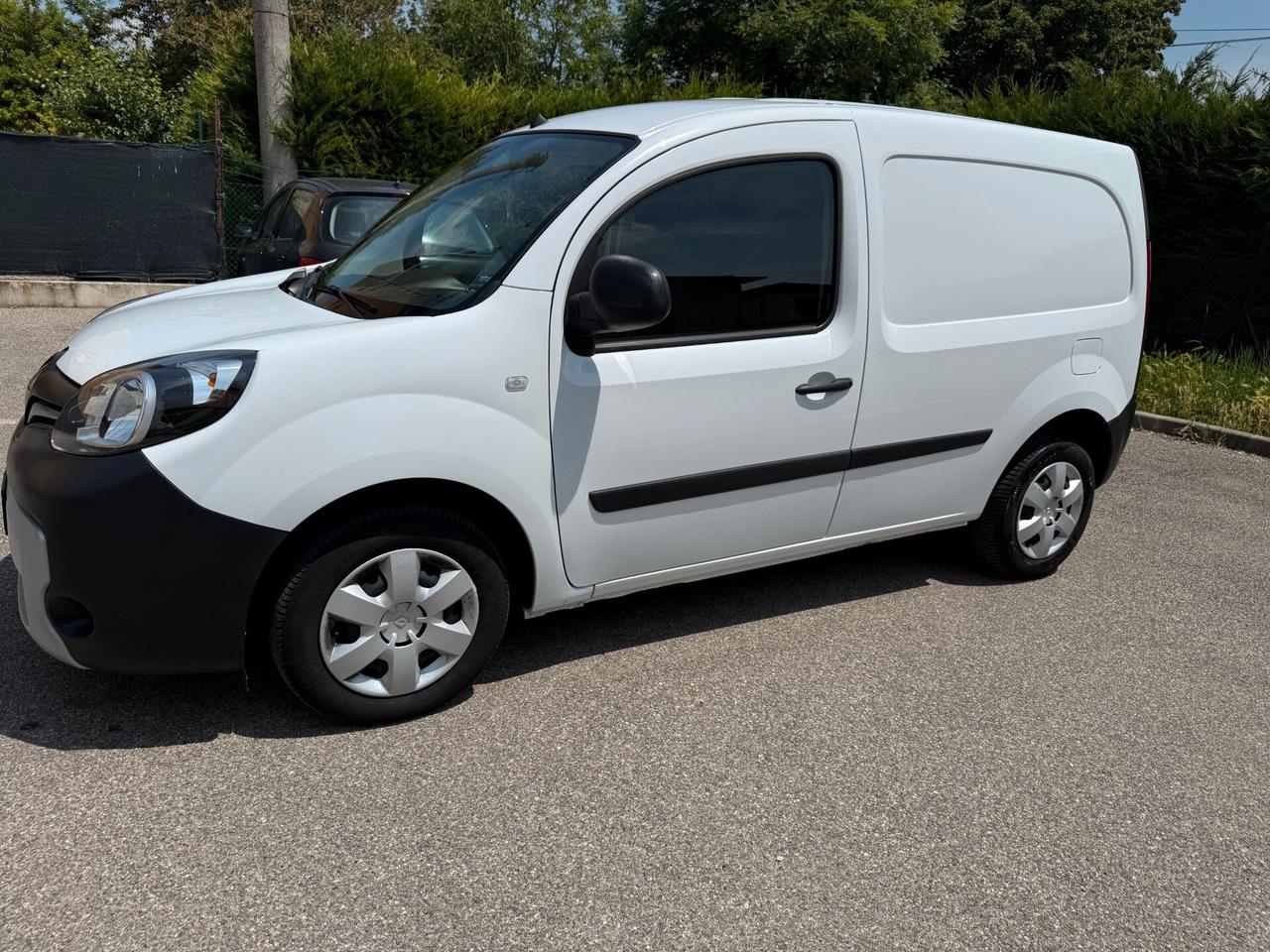 Renault Kangoo 1.5 dci - NEOPATENTATI - 12 MESI DI GARANZIA -