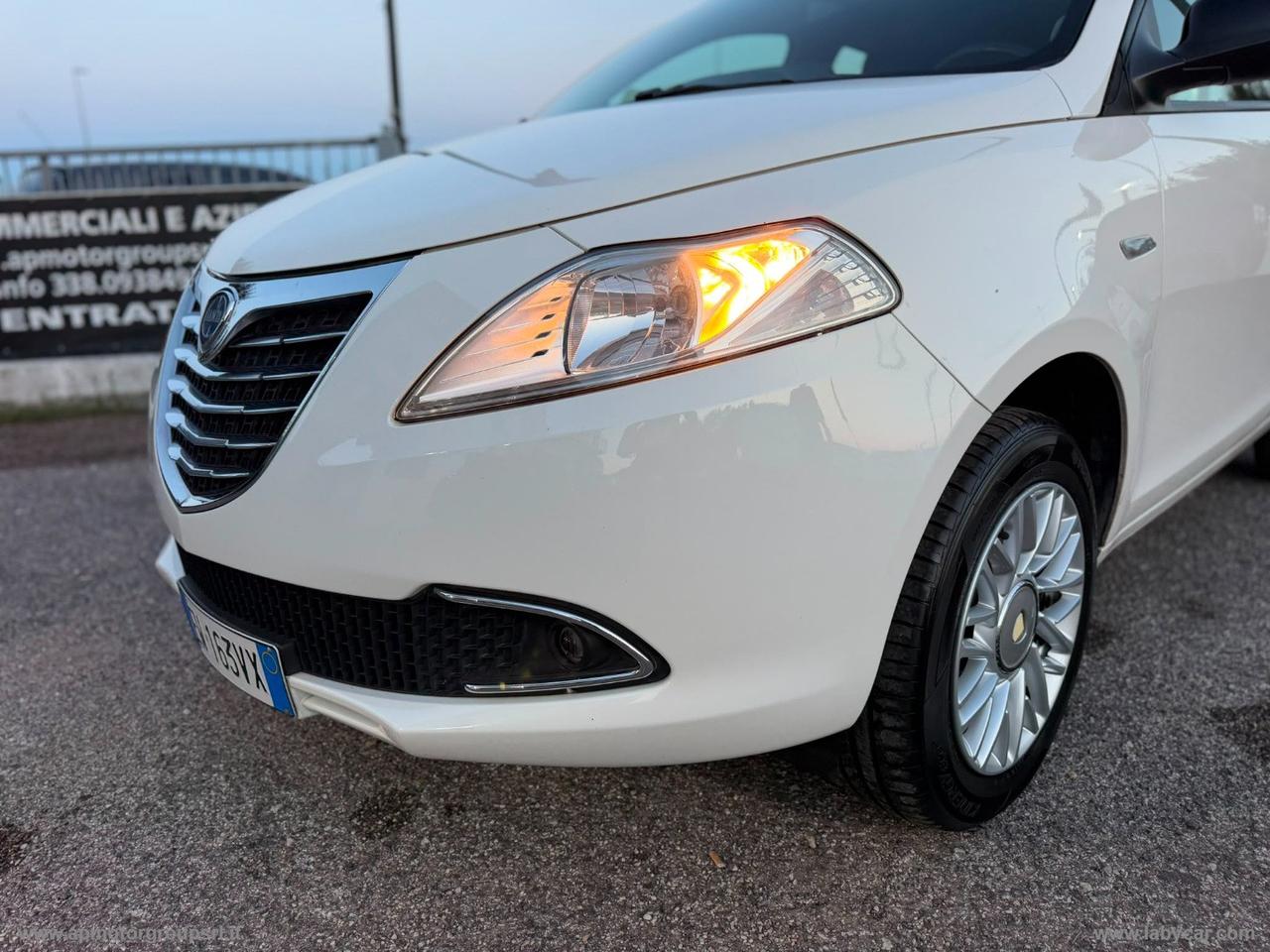 LANCIA Ypsilon 0.9 T.Air 85CV 5p. Met.Ec. Gold