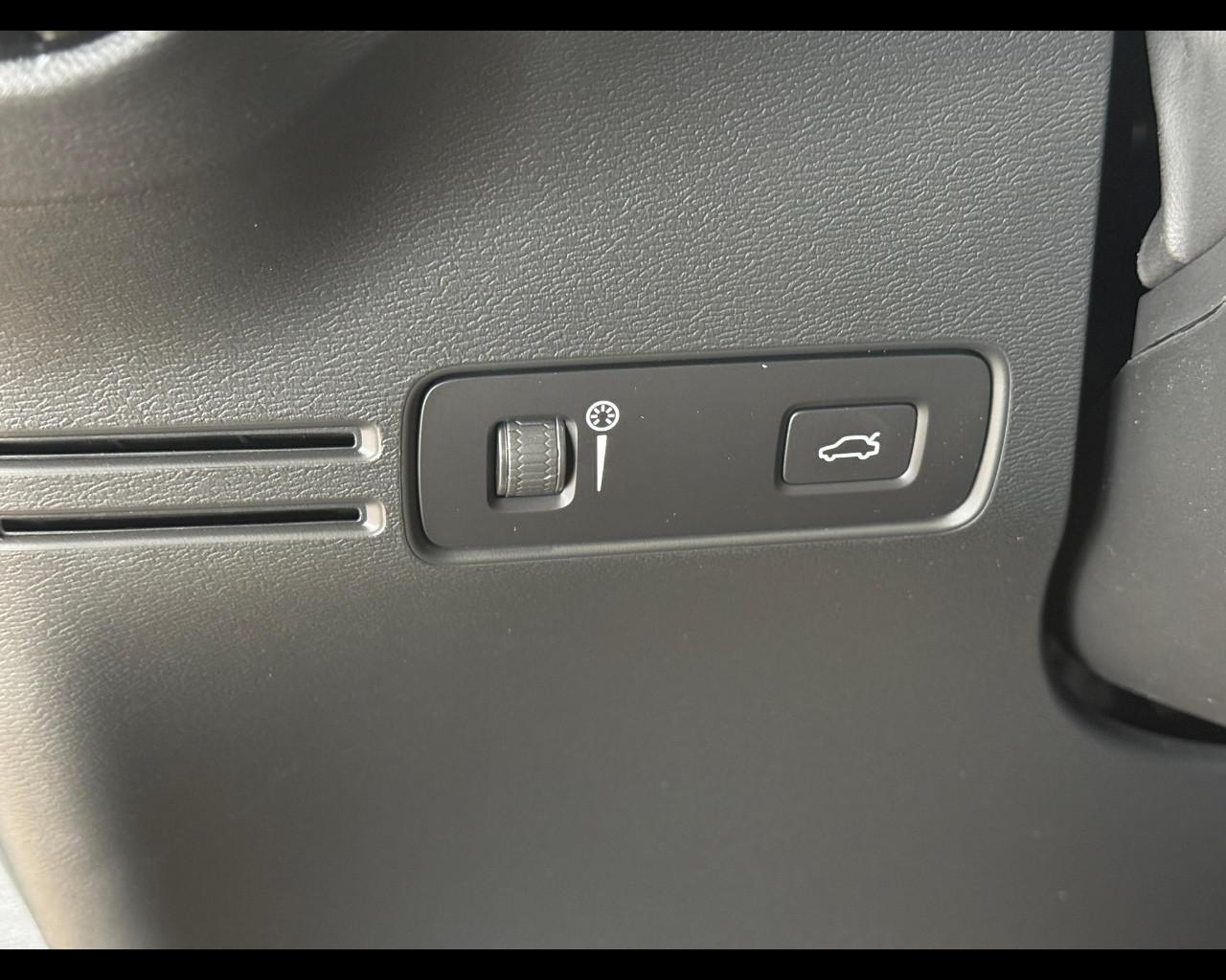 VOLVO XC40 (2017-->) - XC40 T2 Core