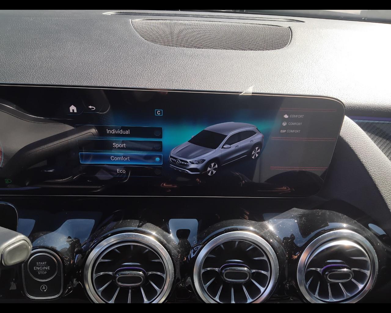 Mercedes-Benz GLA-H247 2020 - GLA 200 d Premium auto