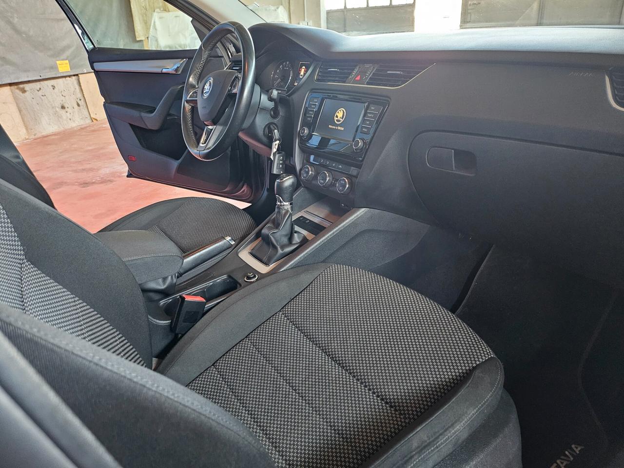 Skoda Octavia 1.6 TDI CR 110 CV Wagon Executive