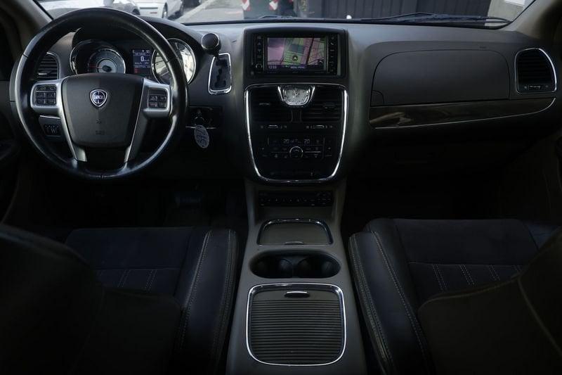 Lancia Voyager Lancia Voyager 2.8 Turbodiesel Platinum 163 CV ANNO 2013