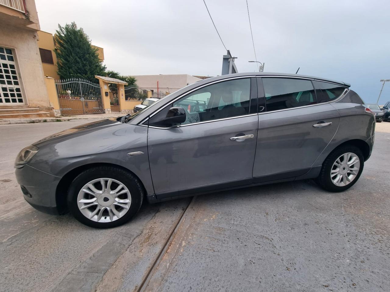 Lancia Delta 1.6 MJT DPF Argento