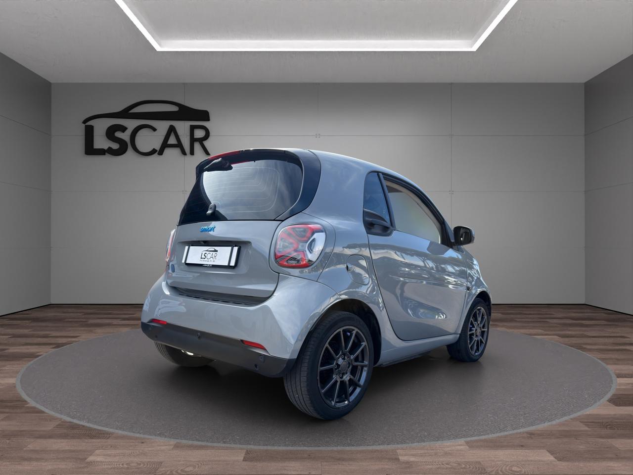 smart forTwo EQ Racing Grey 22kW - Vettura italiana - Promo Finanziamento