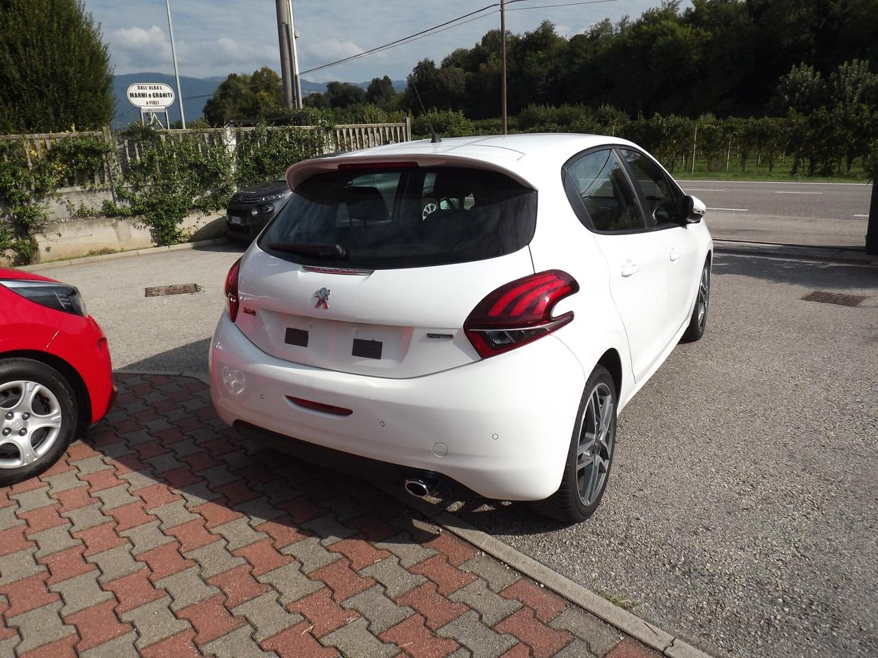 Peugeot 208 PureTech 68 5 porte SPORT