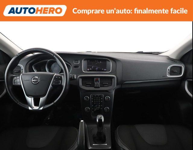 VOLVO V40 D3 Momentum