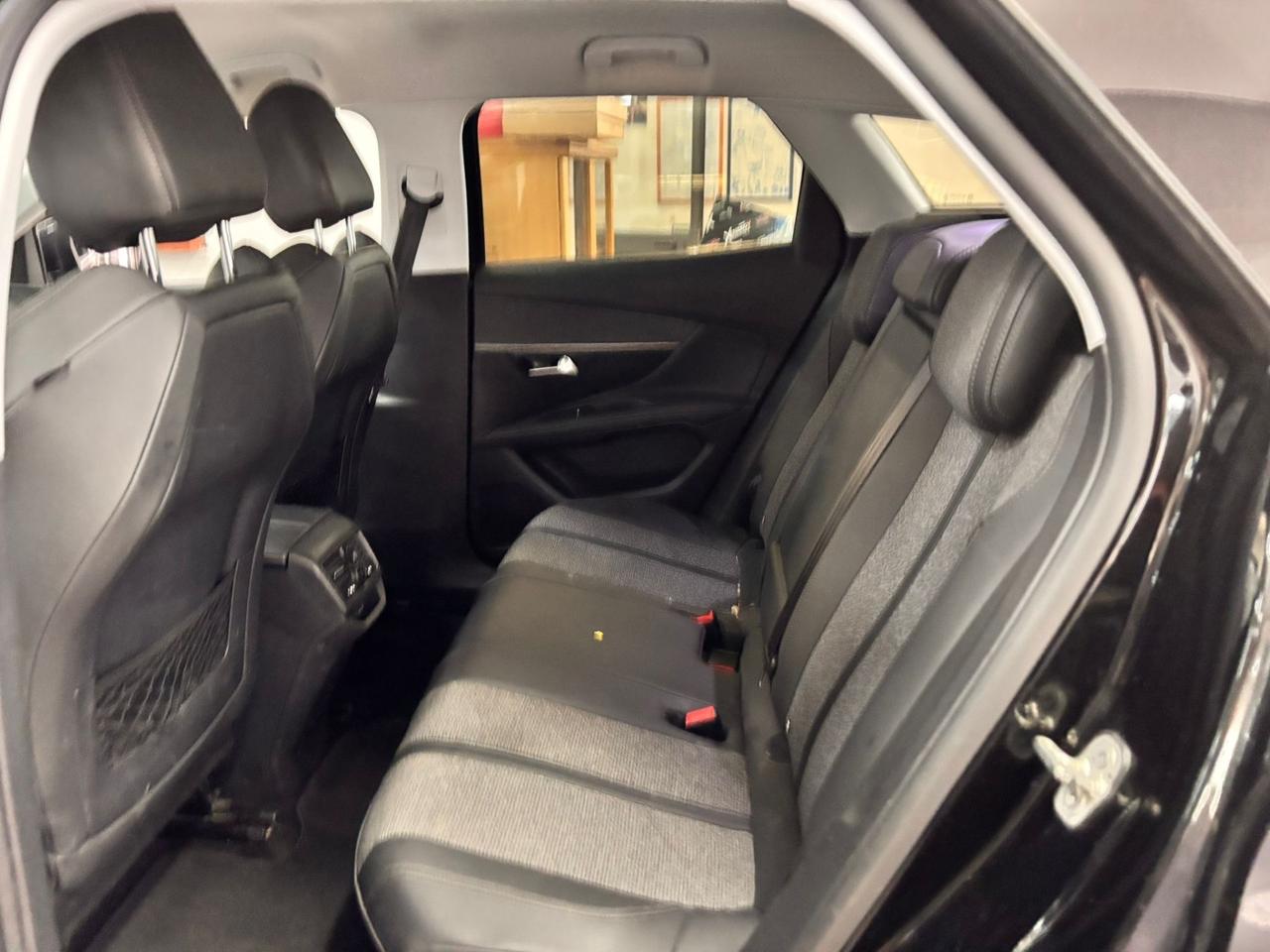 Peugeot 3008 BlueHDi 130 S&S Business