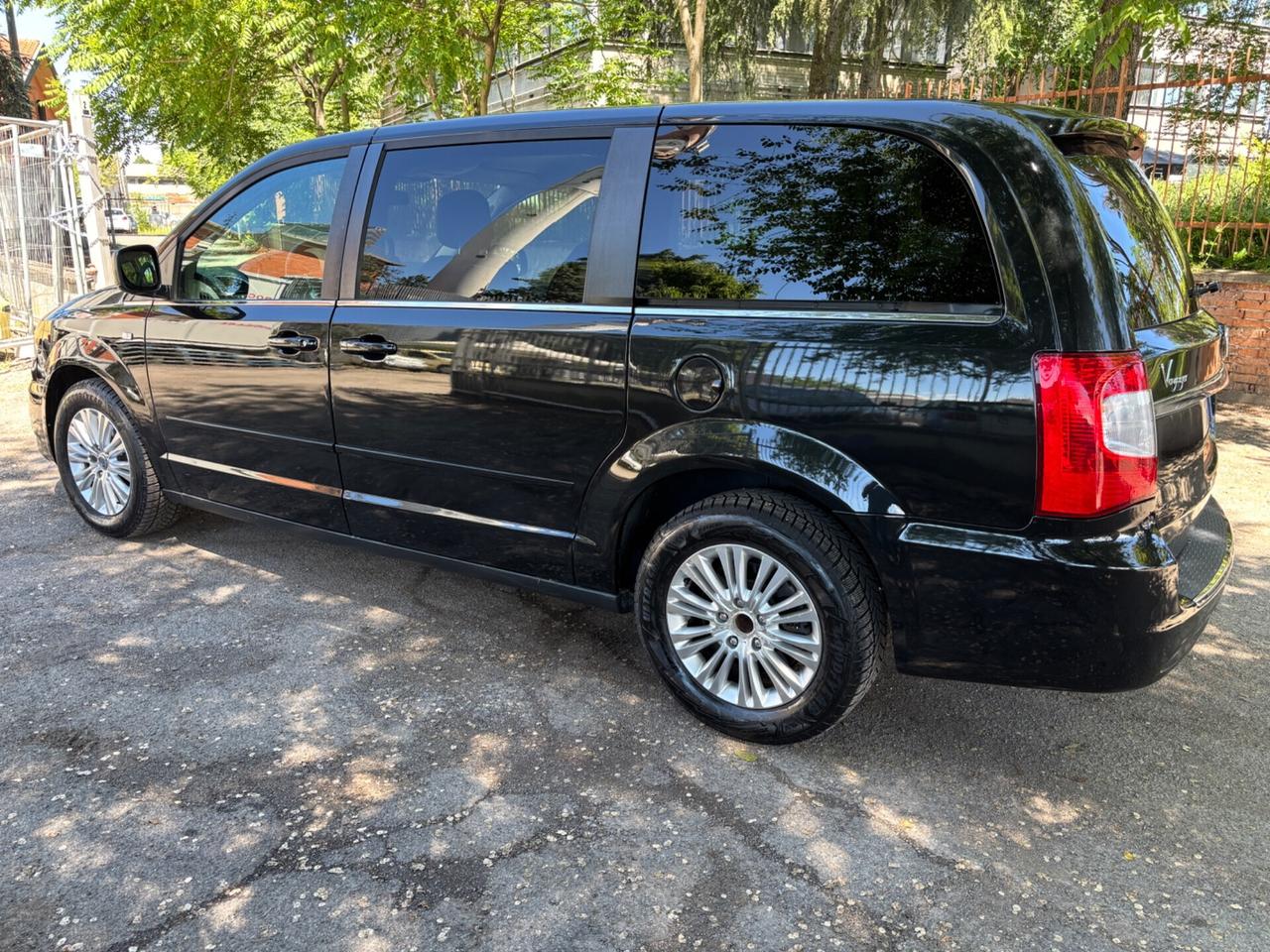 Lancia Voyager 2.8 Turbodiesel Silver 177 CV
