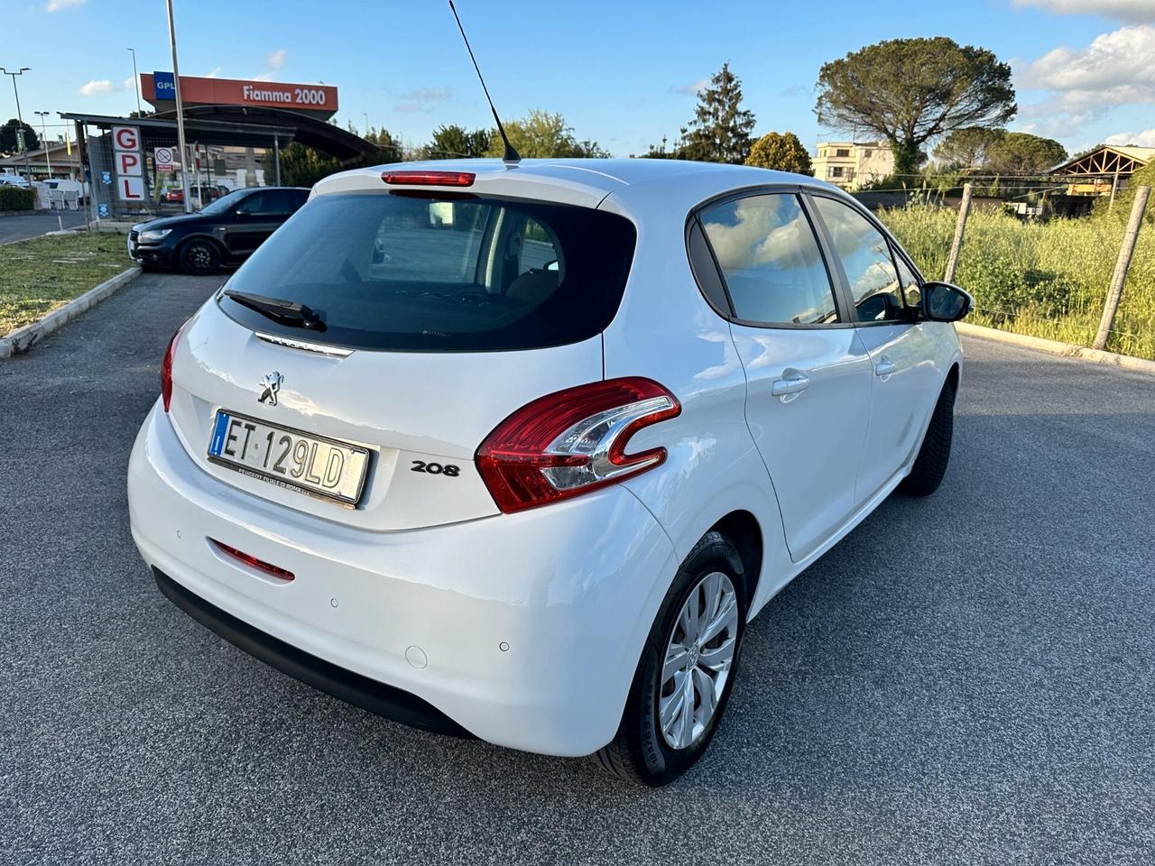 Peugeot 208 1.2 VTi 82 CV 5 porte Allure