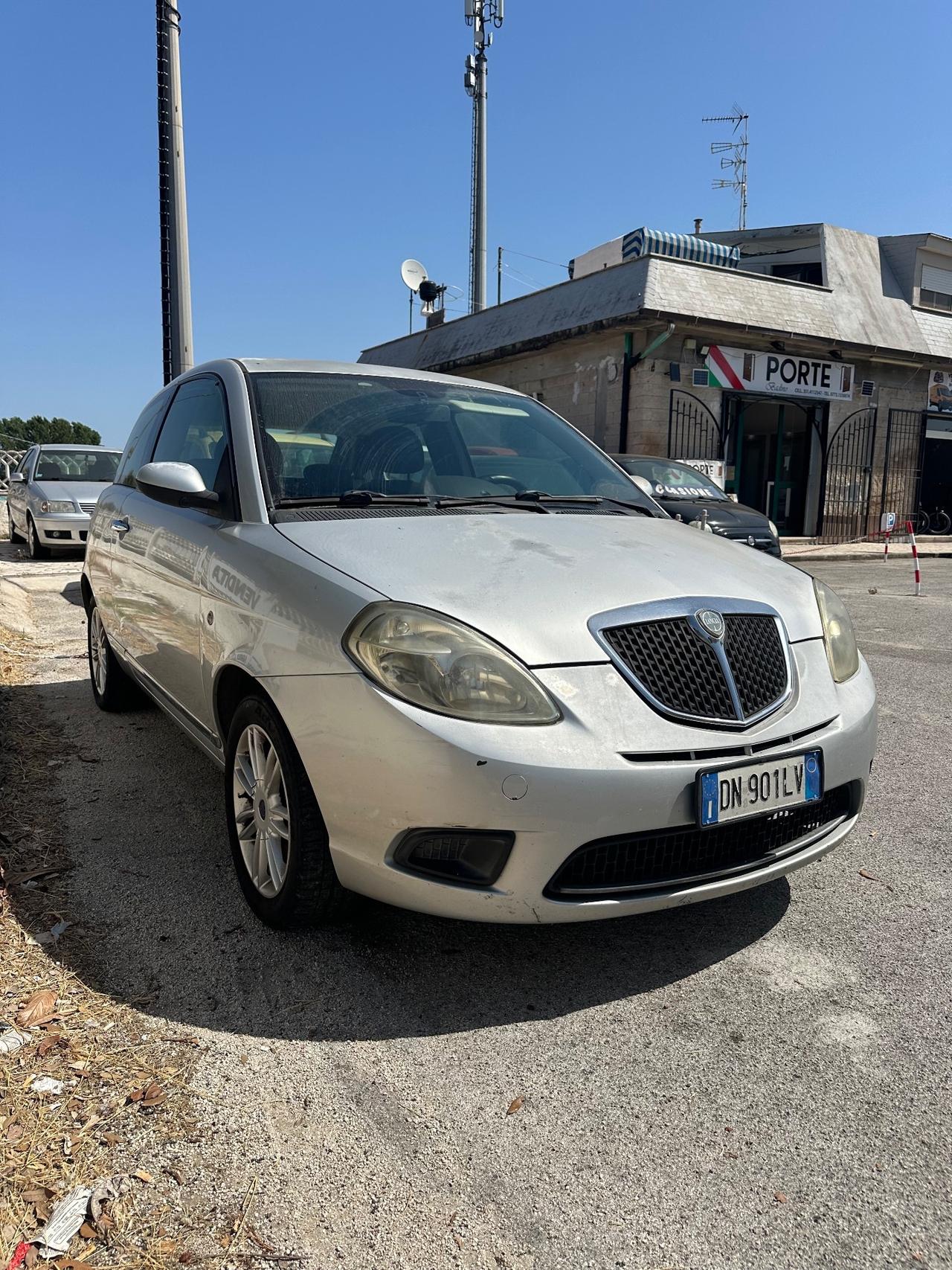 Lancia Ypsilon 1.3 MJT 75 CV Platino NEOPATENTATI PRONTA CONSEGNA