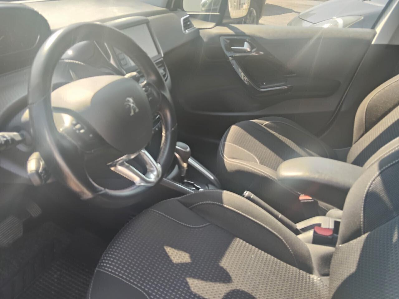Peugeot 208 PureTech Turbo 110 EAT6 S&S 5 porte Allure automatica