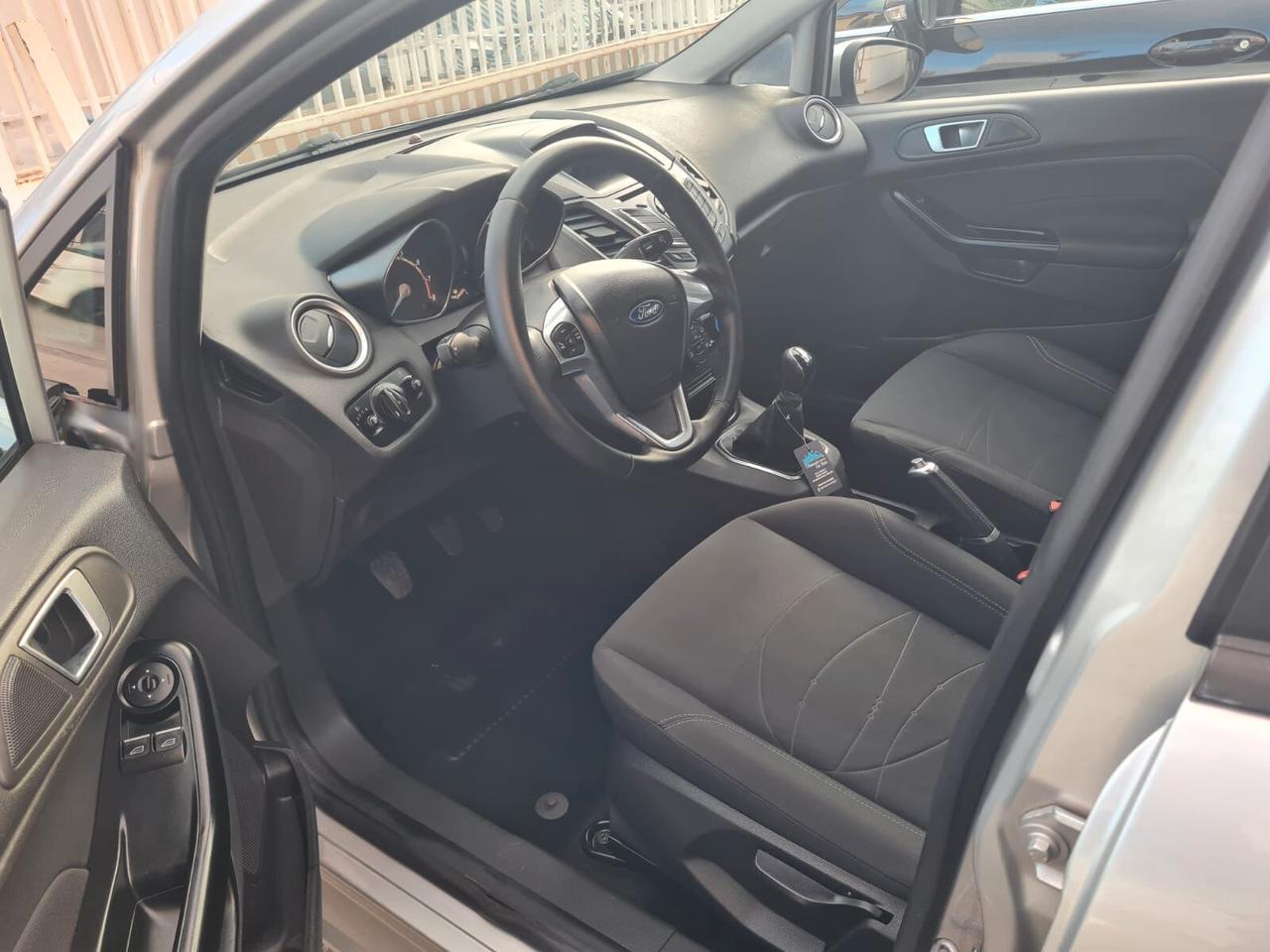 Ford Fiesta 1.2 60CV 5 porte Black & White Edition