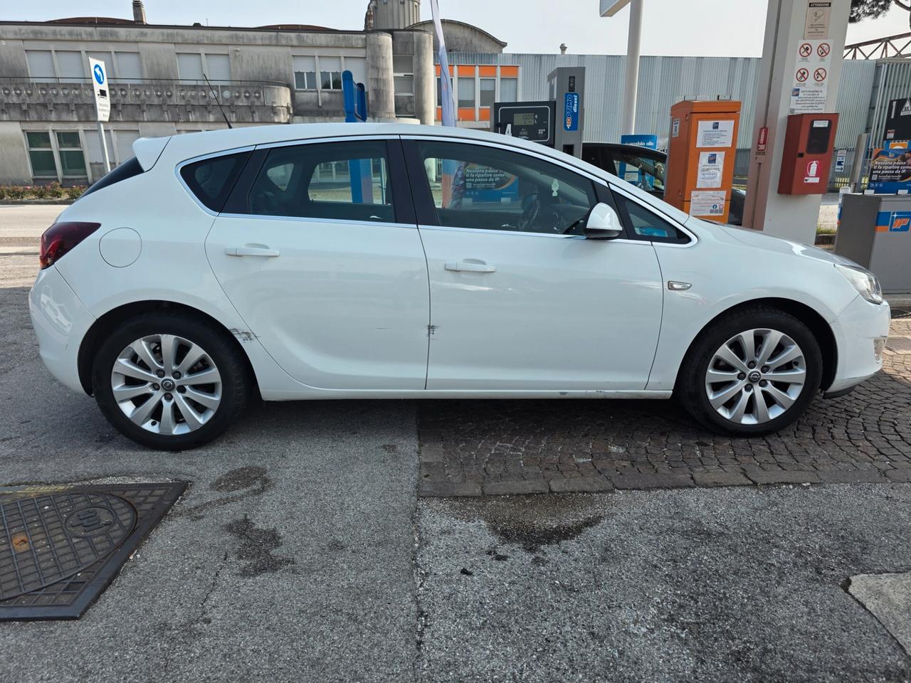 Opel Astra 1.7 CDTI 110CV 5 porte Cosmo con 276.000km Neopatentati ok