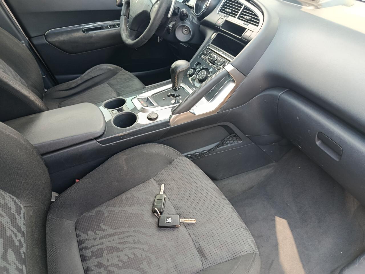 Peugeot 3008 1.6 HDi 112CV cambio robotizzato Premium