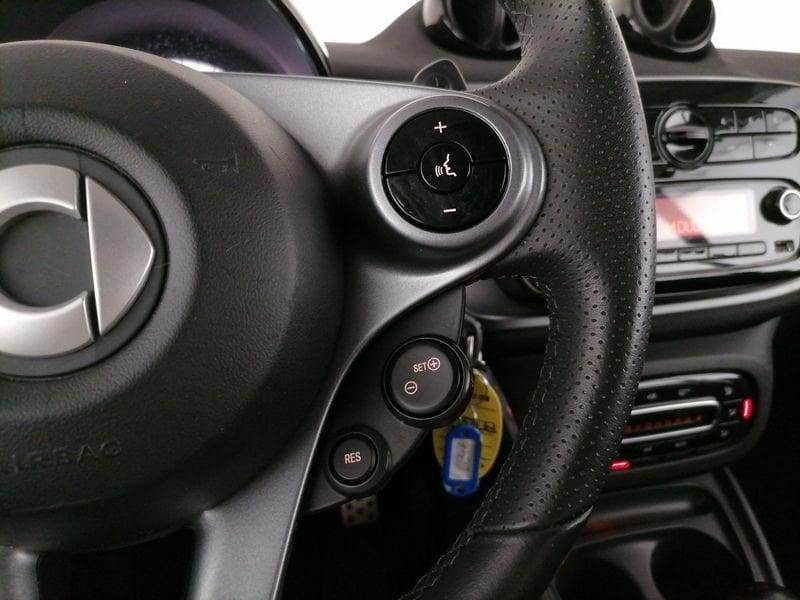 smart fortwo 0.9 t Nightrunner 90cv twinamic