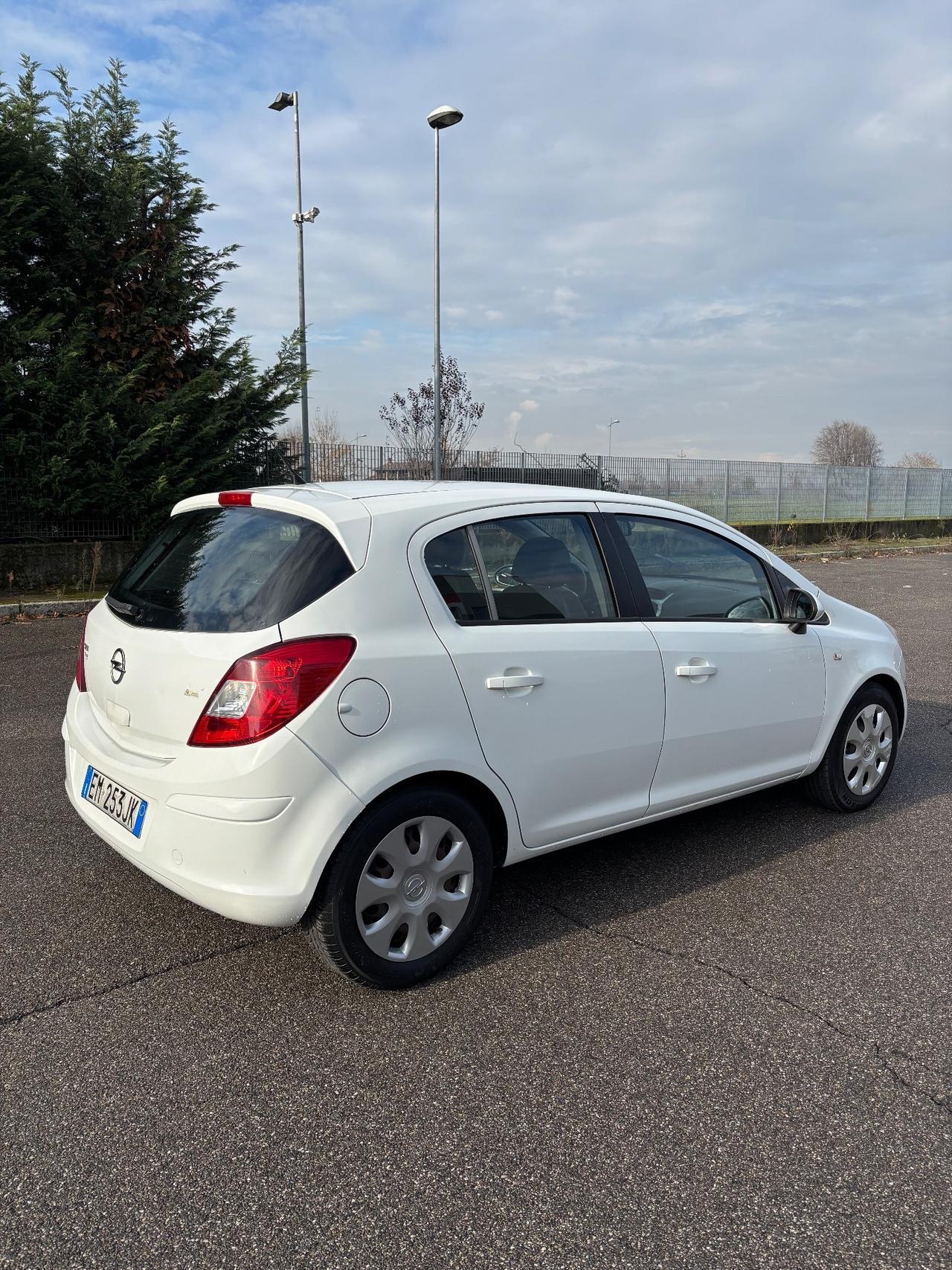 Opel Corsa 1.2 85CV 5 porte GPL-TECH Edition