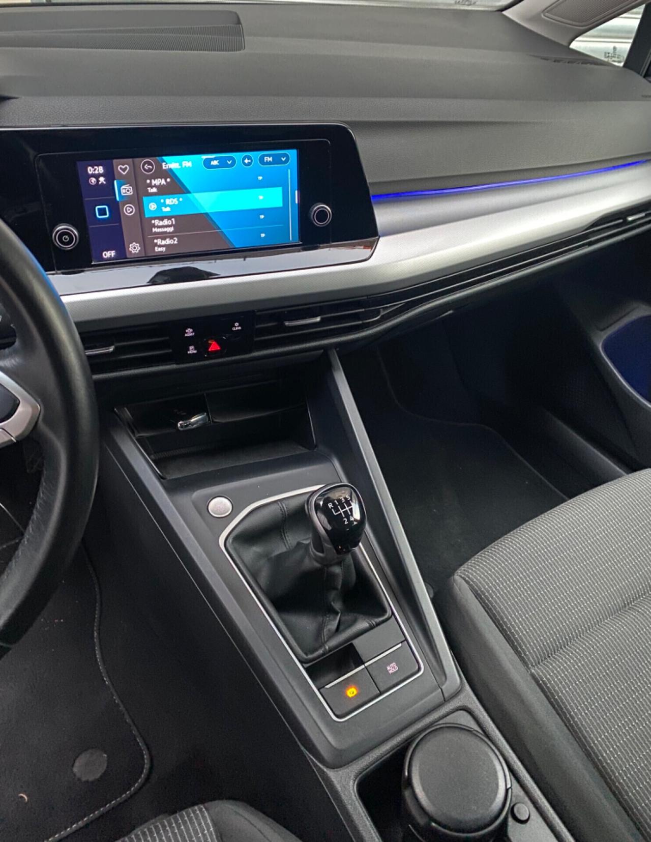 Volkswagen Golf 8 1.0 TSI 90cv - OK NEOPATENTATI