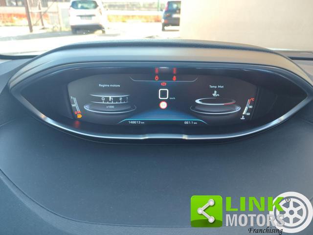 PEUGEOT 5008 BlueHDi 130 S&S Business