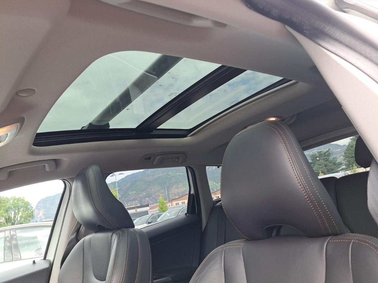 Volvo XC60 2.4 d5 kinetic awd 220cv geartronic