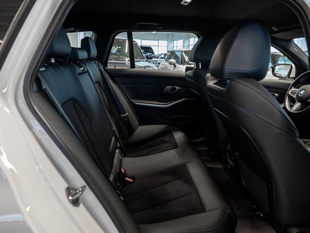 BMW 320d Touring Pacchetto M-Sport SHZ NAVI LED