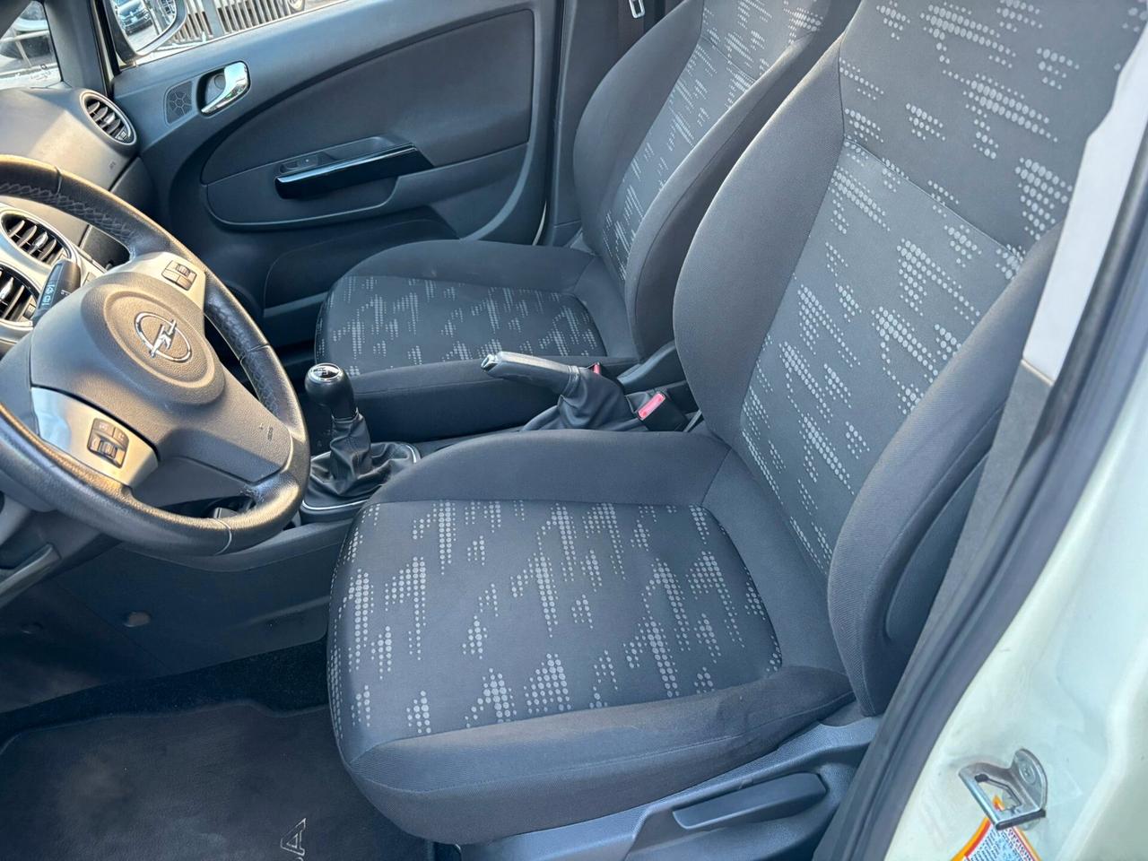 Opel Corsa 1.2 5 porte Cosmo