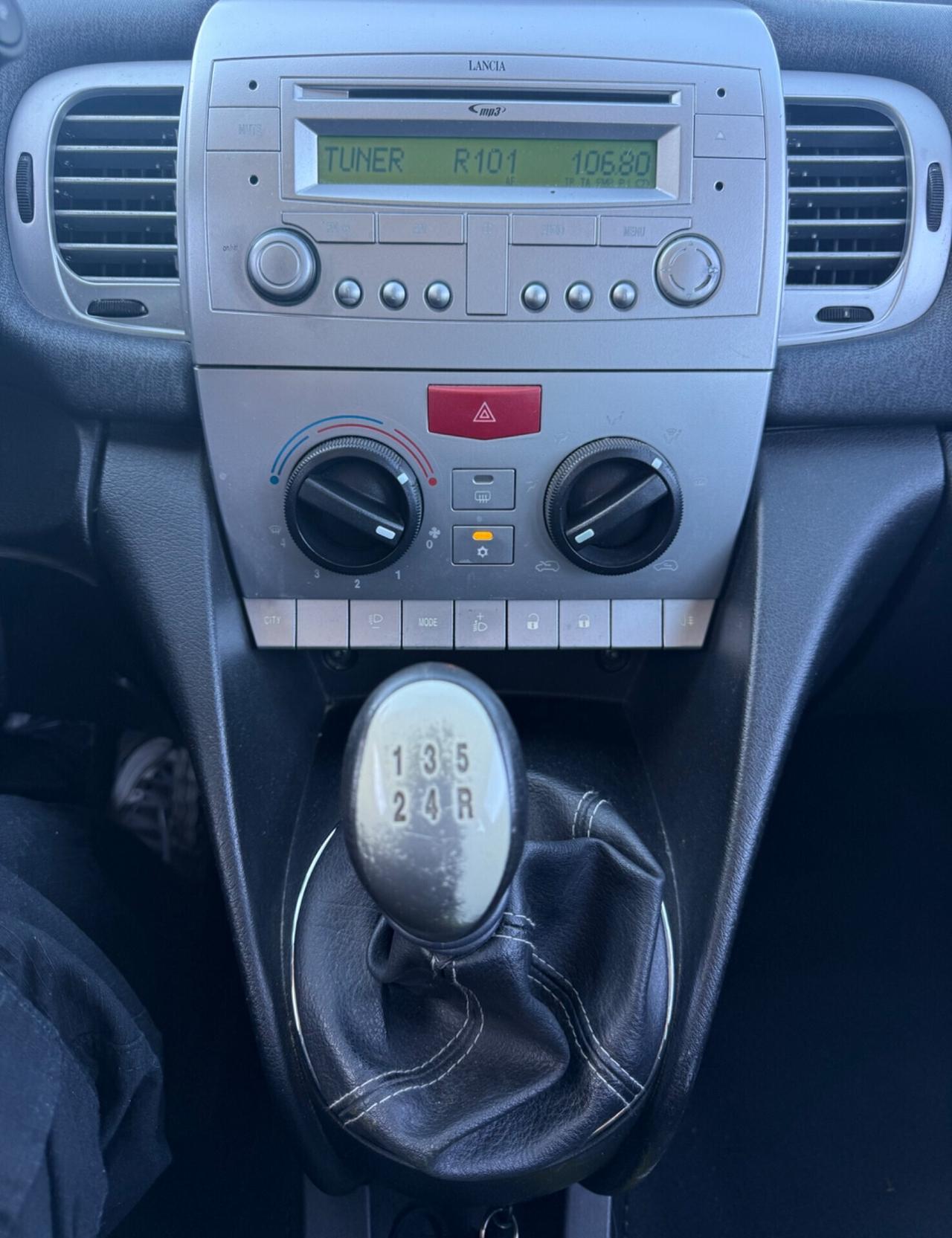 Lancia Ypsilon ecochic 1.4 benzina GPL neopatentati