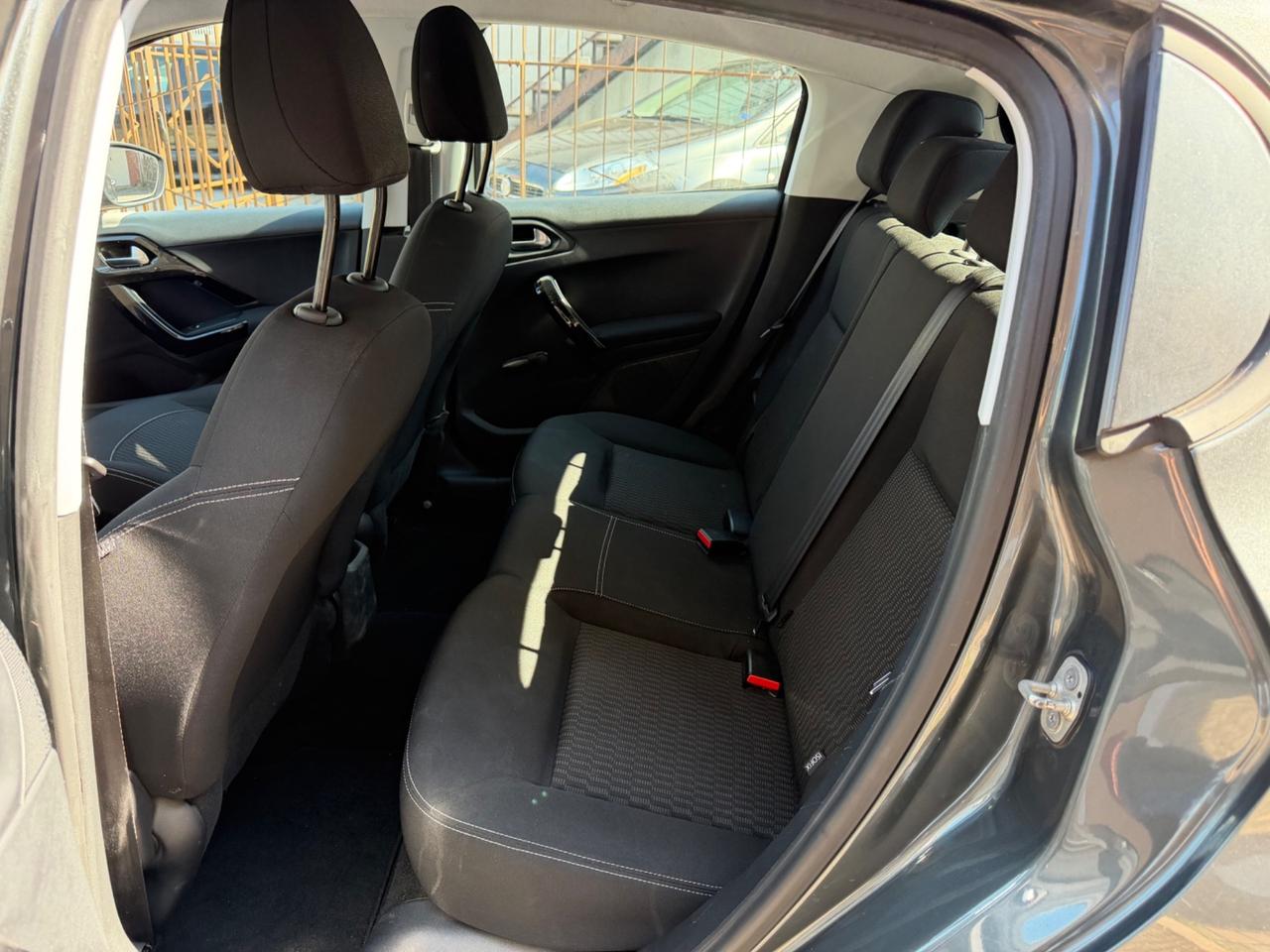 Peugeot 208 1.6 BlueHDi 75 cv Ok Neopatentati