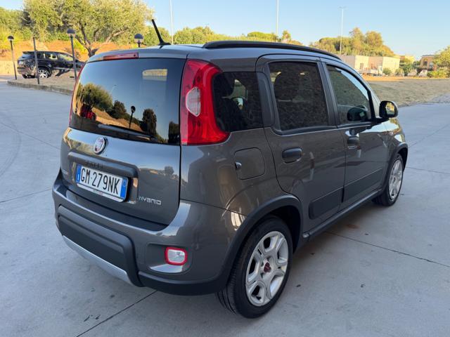 FIAT Panda 1.0 HYBRID CITY LIFE+CLIMATRONIC+SCHERMO+5POSTI