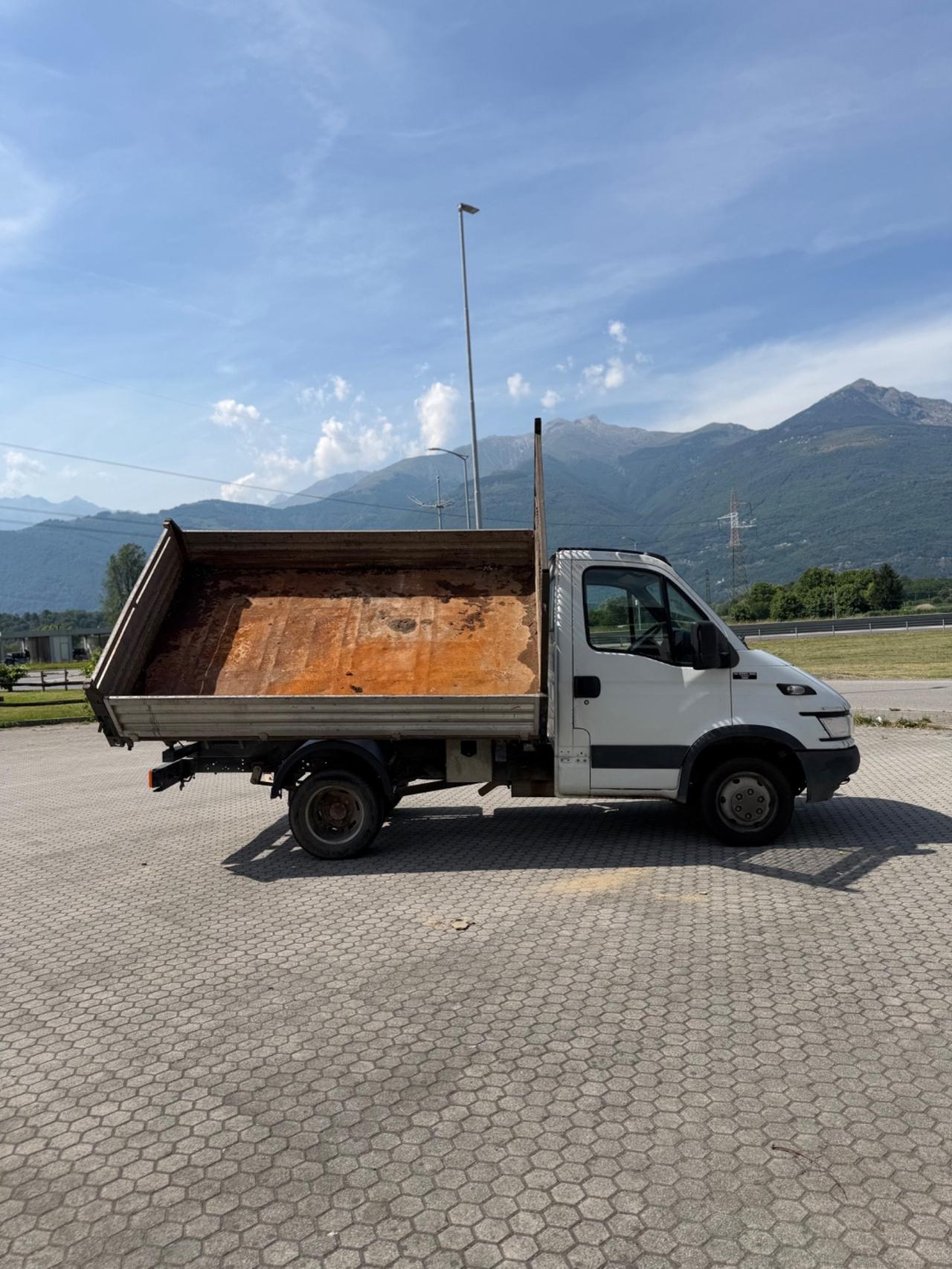 Iveco Daily ribaltabile 3 lati 3.0 cambio 6 marce